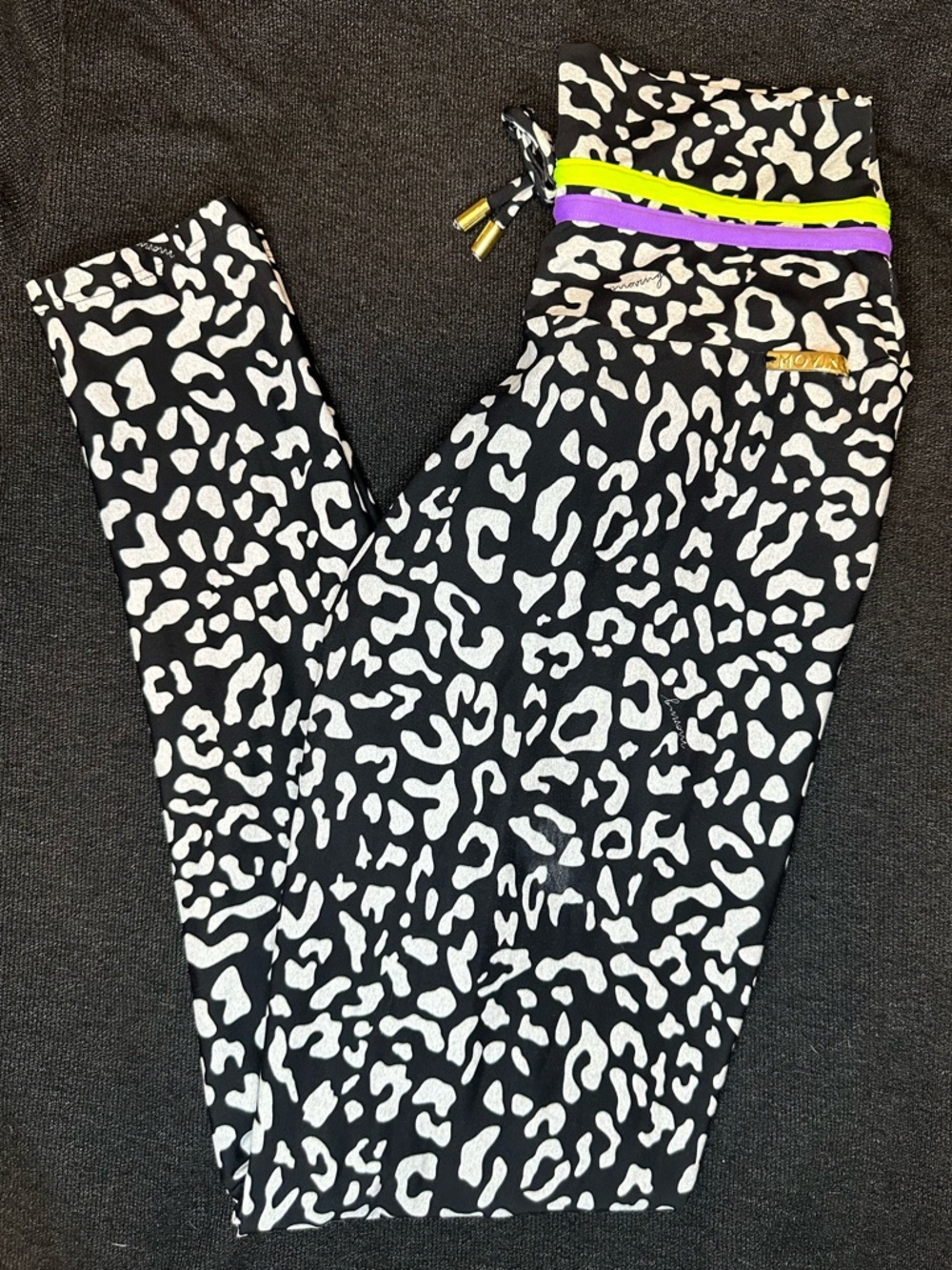 Moving Brazilian Scrunch Butt Leggings Size M Black White Leopard Neon Trim